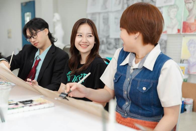 การสร้างสรรค์งานศิลปะดิจิทัลในโลกเสมือนจริง (VR), เทคโนโลยี VR สำหรับศิลปิน, เทคโนโลยี VR ในศิลปะ, งานศิลปะในโลกเสมือน, VR Art, เรียนศิลปะ, ดิจิทัลอาร์ท, Digital Art, มหาวิทยาลัยหอการค้าไทย, UTCC, คณะดิจิทัลอาร์ทและดีไซน์